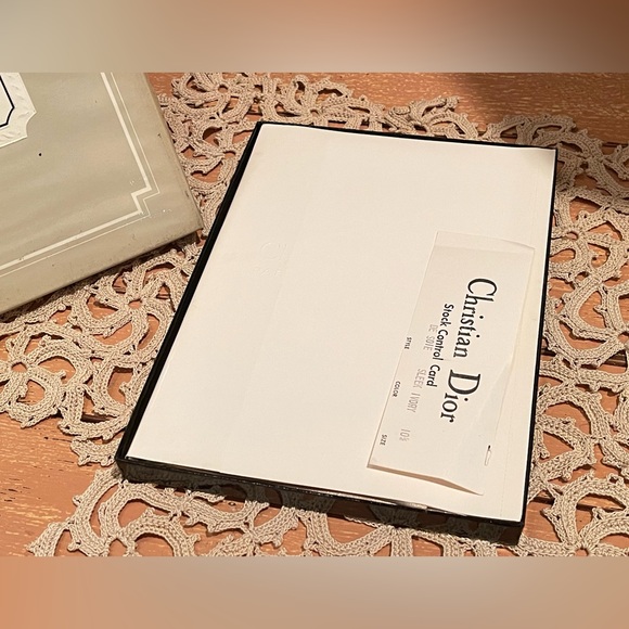 SOLD! 3 PAIR Vintage Les Bas Christian Dior Stockings Desoie Sleek Ivory Sz 10.5 - Picture 7 of 12